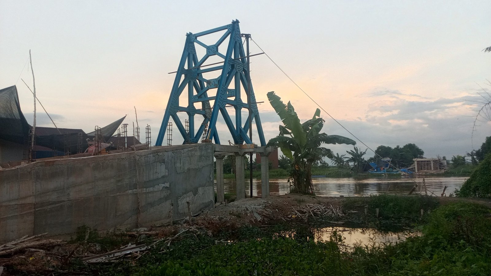 Proyek Jembatan di Martapura Barat Nyaris Telan Korban, Keselamatan Pekerja Diabaikan